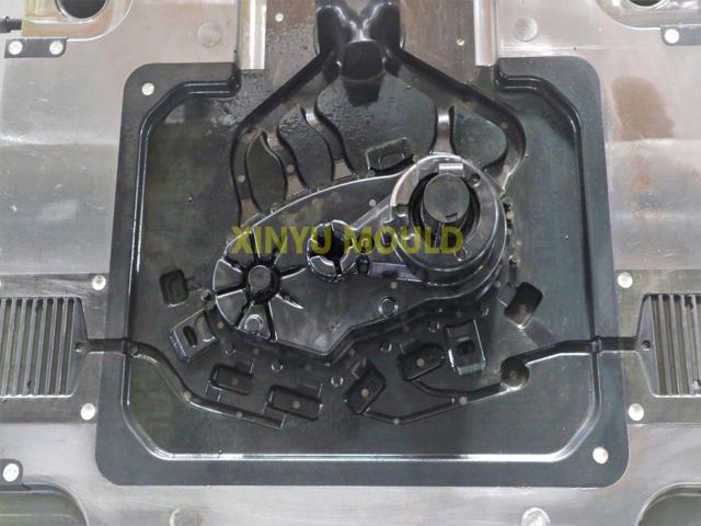 automobile crank case die