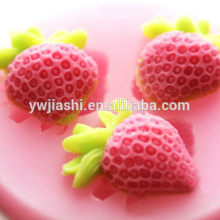 strawberry shaped chocolate molds, cake decoration/moldes de chocolate