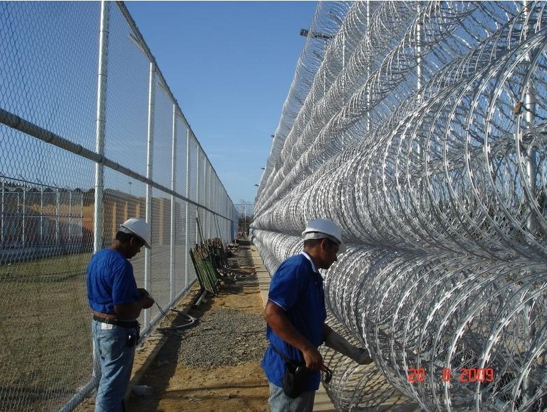 galvanized concertina cross razor barbed wire