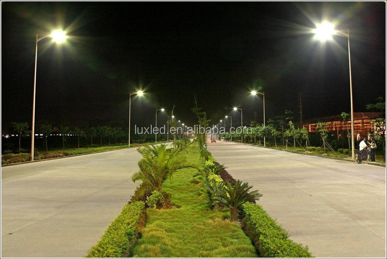 LUXINT IP65 Water Proof High Lumen Output CE & RoHs Adjustable Led Road Lamp Street Light 200w