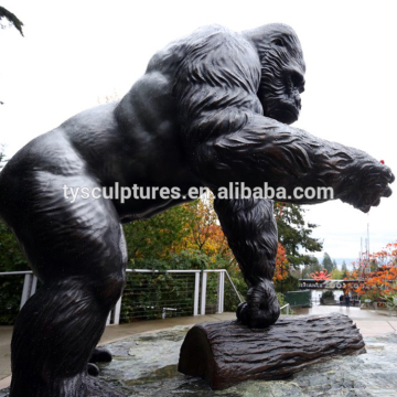 huge size hot sale resin gorilla statue for outdoor garden park piazza decoration