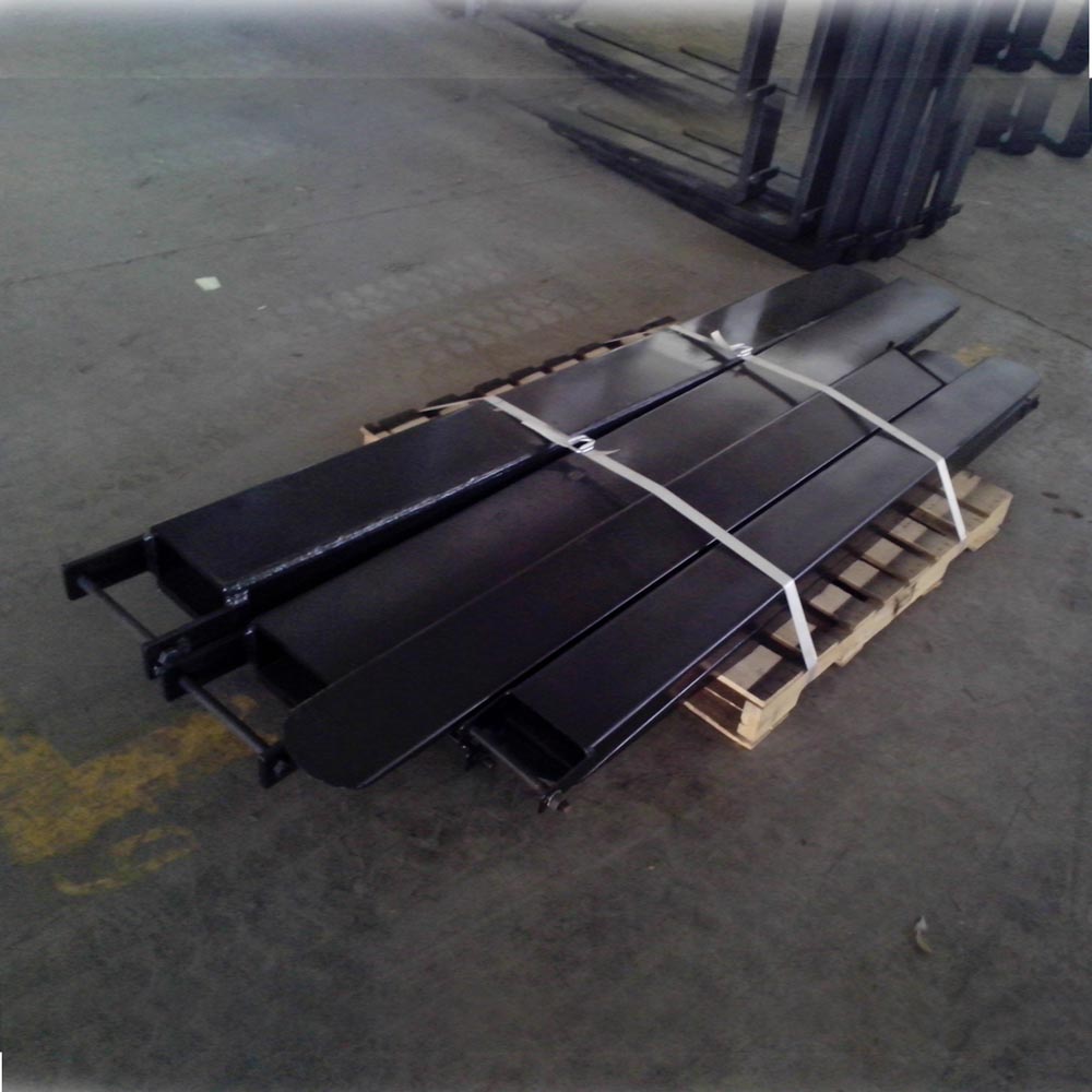 1.5 မီတာလမ်းဆုံလမ်းခွ၌ 2 forklift extensions