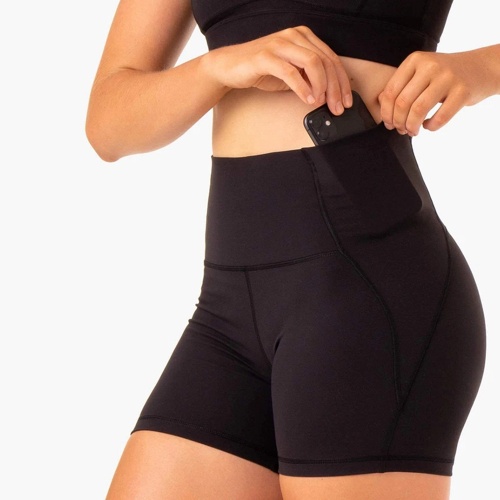 shorts de corrida com bolso para celular