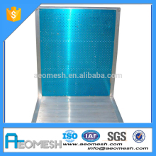 Metal expandable barricade