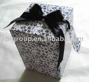 cardboard box for Thanksgiving gifts and presents