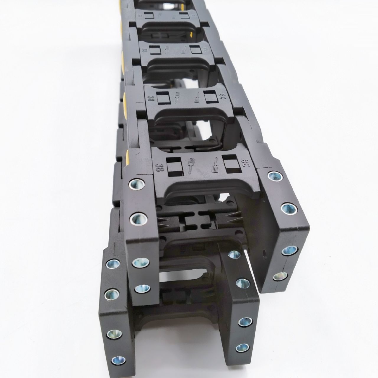 Press the convenient drag chain to open the nylon plastic drag chain black energy chain
