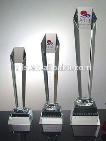 Crystal glass trophy in dubai solid awards crystal showpieces customized prism