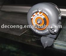 Automatic fish feeder