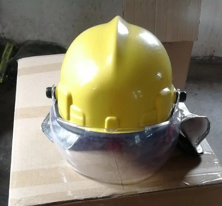 Feuerwehrleiter Flammschutzmittel und Wärmeisolierung Feuerwehrhelm vorhanden