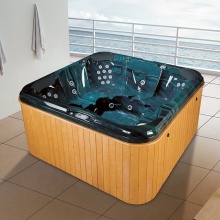Luxurious Triangular 5-Person Outdoor Spa Tub