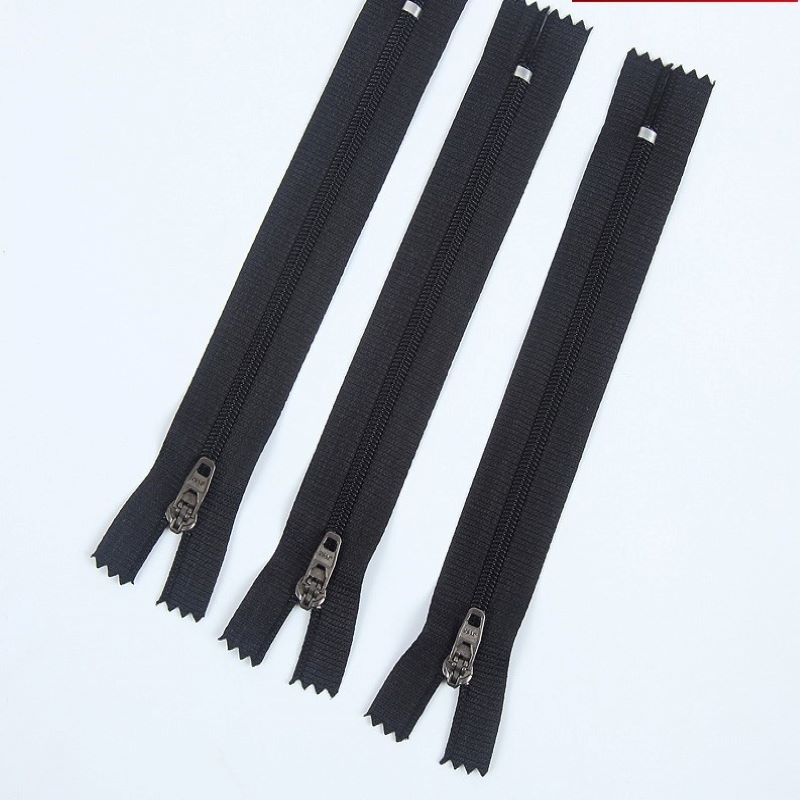  Lubricated nylon zippers