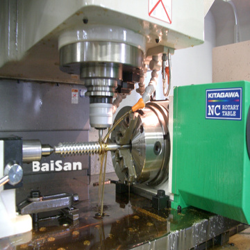 Mesin CNC Milling Presisi, Pembuatan Poros Sekrup