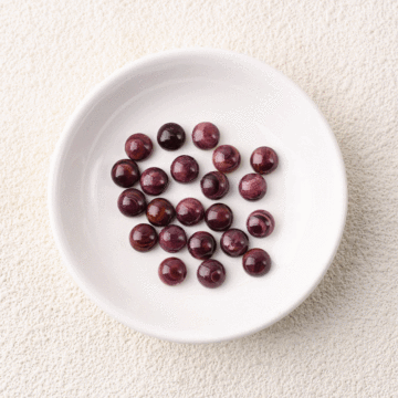 Natural Purple Chrysanthemum Shell Round Cutting Cabochon