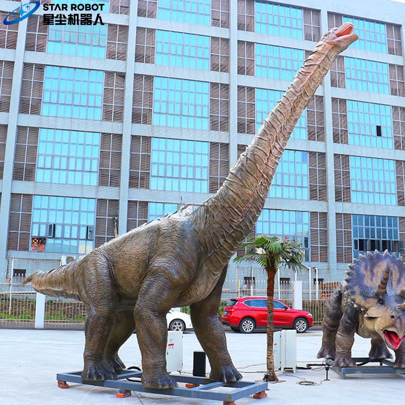 Brachiosaurus animatronik seukuran hidup Life-size animatronic Brachiosaurus