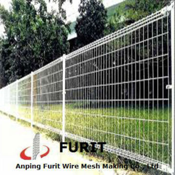 Wire mesh safety fence