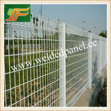 Hot dip galvanised Road divider Roll top welded mesh panel fencing with fencing post China manufacture