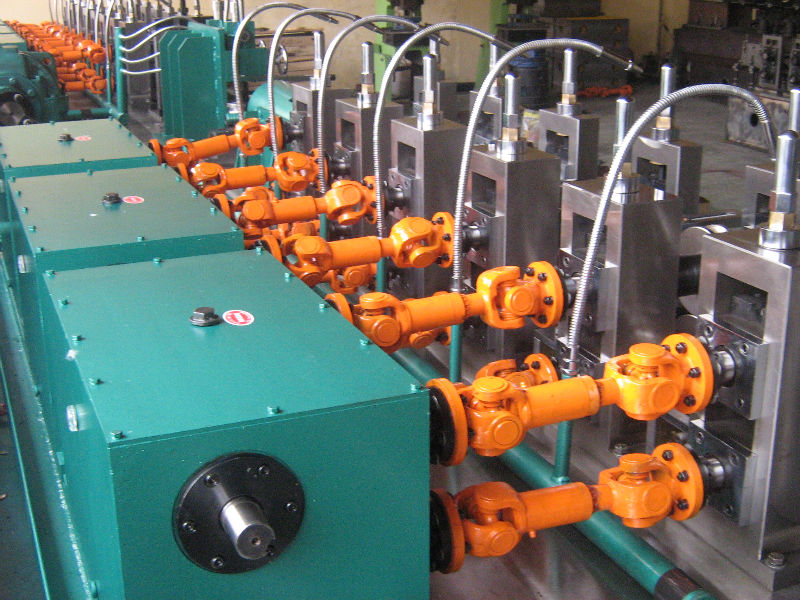 High frequency steel roller pipe making machine