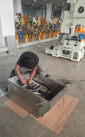 High speed press operation training High speed press operation training