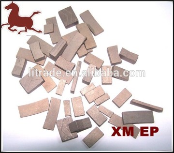 Diamond granite cutting segment