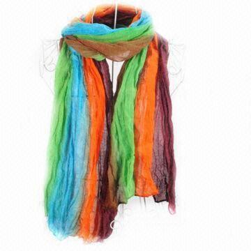 Multicolor hangs dyes scarf