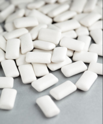 Xylitol functional chewing gum good for health