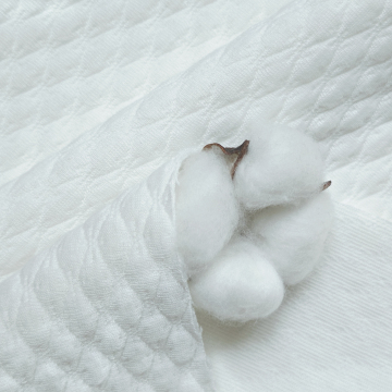 Custom Moisture-Absorbent Breathable Cotton Polyester Quilted Jacquard Fabric for Coats