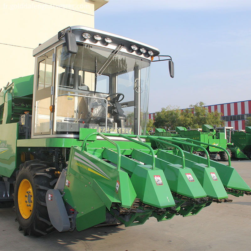 4 rows maize harvesting machines