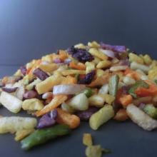 fast food VF misturado com vegetais e frutas