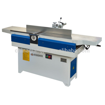 Woodworking jointer for wood surface with helical cutter head