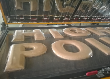 High Point thermo vacuum forming machine