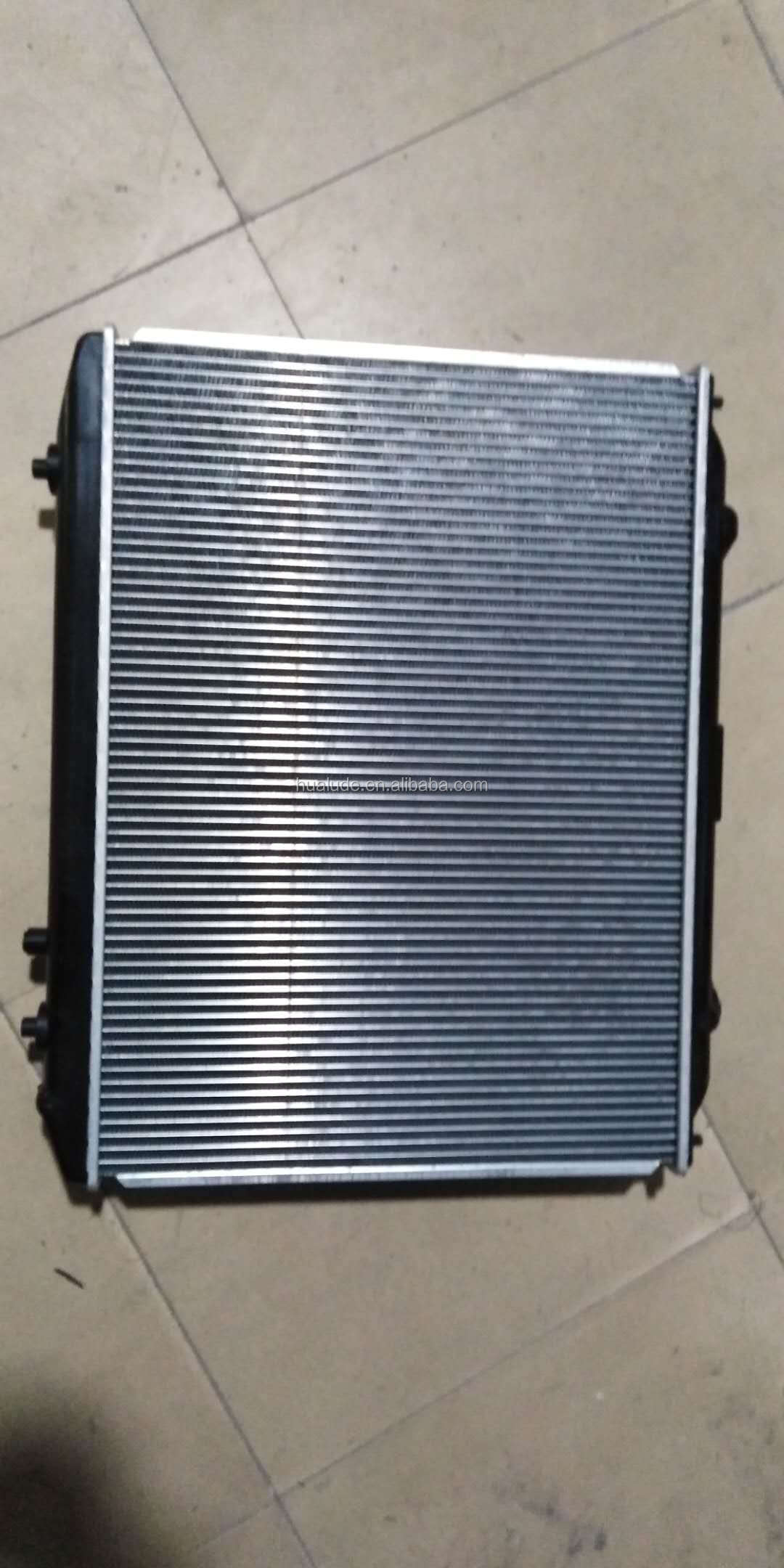 32mm Automatic aluminum car radiator for B2500