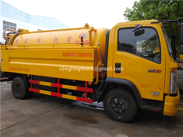 Suction Sewage Truck 1