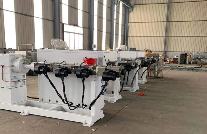 PP Nonwoven Melt Blown Making Machine/Production Line/Equipment