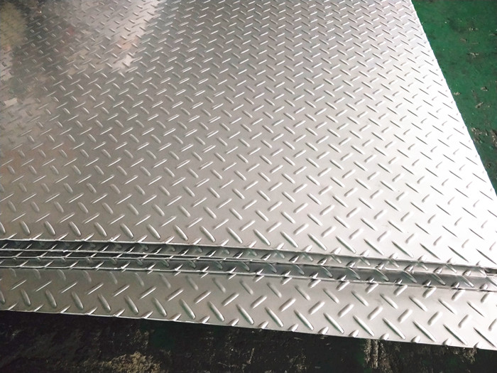 Custom size 6mm thick checkered steel plate 201 stainless steel antislip plate