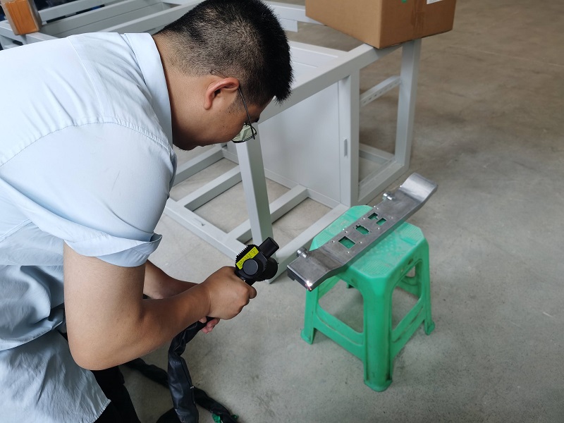 Chuke Intelligent's Pulsed Laser Cleaning Technology Solves Cleaning Challenges for New Energy Vehicle Battery Trays