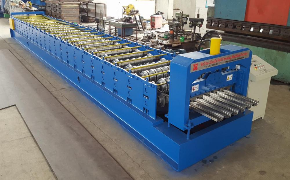 Metal Decking Forming Machine