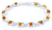 Sparkling sterling silver bracelet with fine diamond