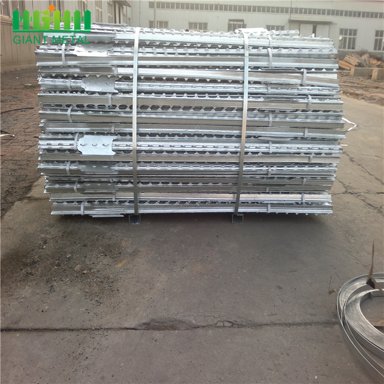 GREEN PAINTED T POST  GALVANIZED STEEL POST