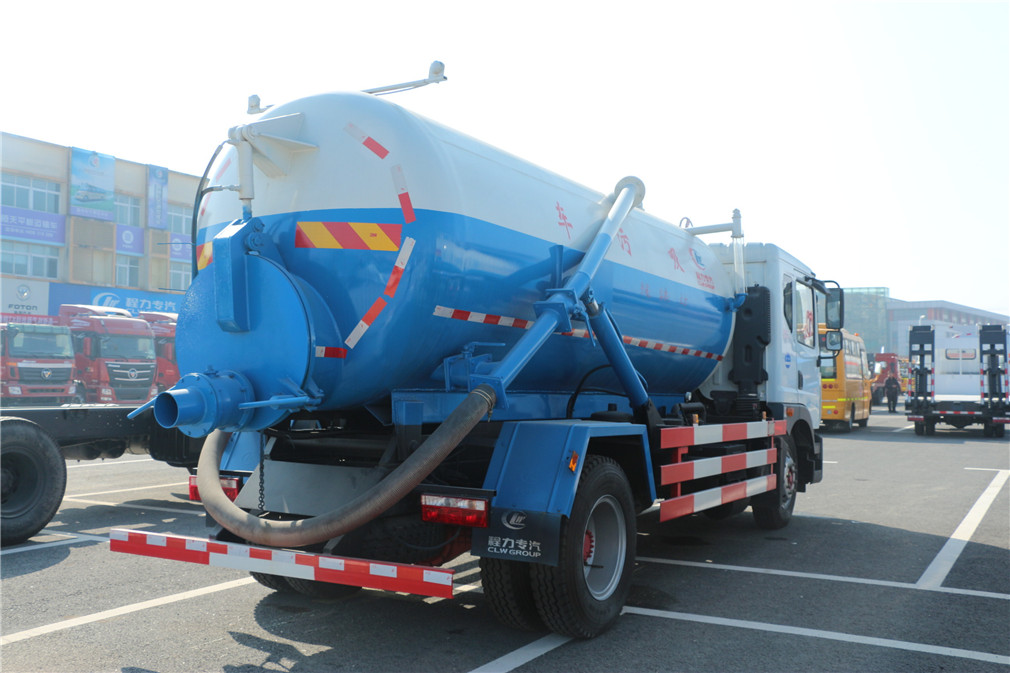 sewage tanker truck 4