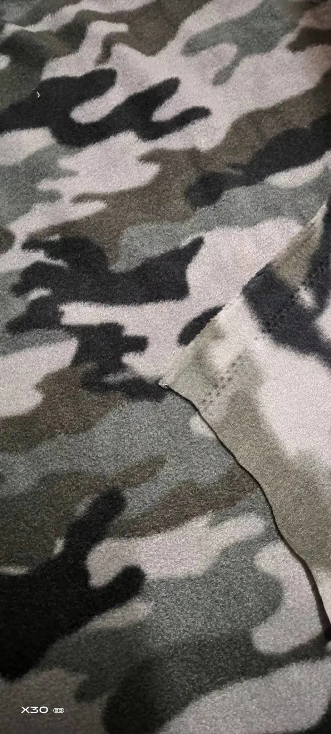 100% Polyester Polar Fleece with Printed FDY150d/96f Double Brush One Side Anti-Apling Kniited Fabric