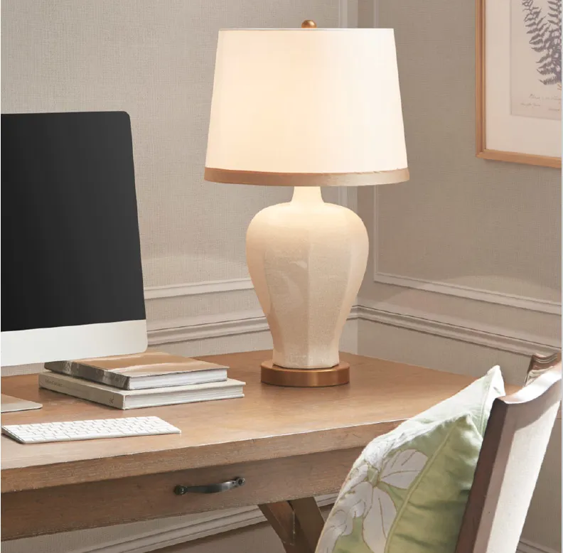 Elegant American Classical Ceramic Table Lamp for Living Rooms