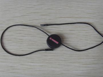 black labels with string