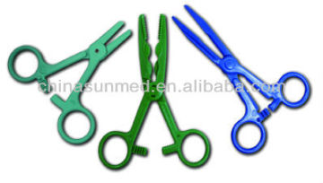 Disposable plastic hemostat