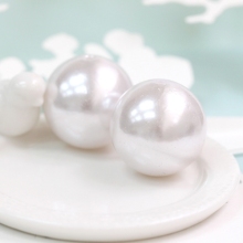 Large Plastic Pearls with Hole for Decoration