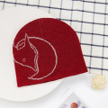 chapéu de malha vermelha personalizada