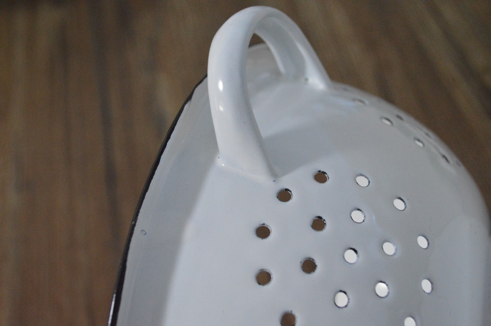 The Hollow Out Enamel Colander Kitchen Basket And Vegetable Strainer