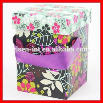 Pretty cardboard boxes for flowers