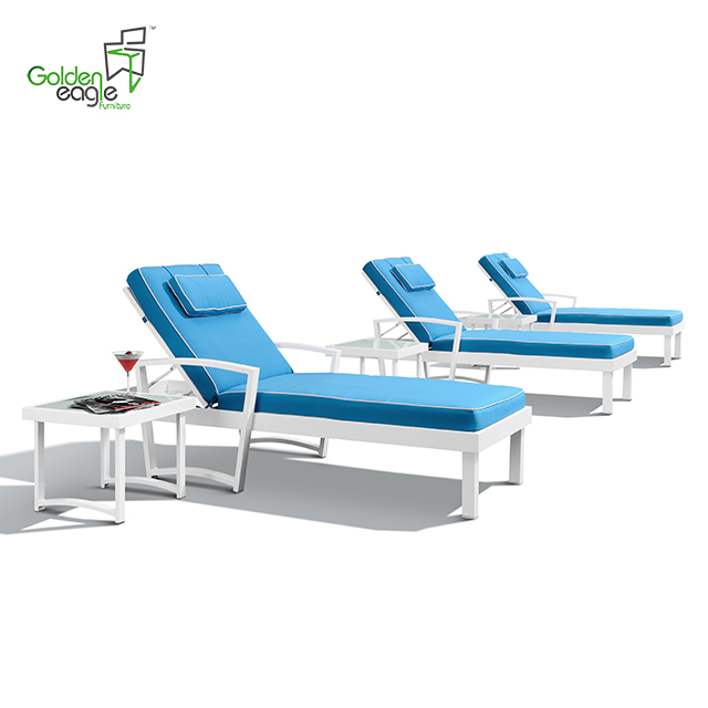 Aluminiomu bulu timutimu pẹlu lounger oorun funfun