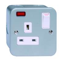 1g 13A Switched Socket Sp with Neon MC