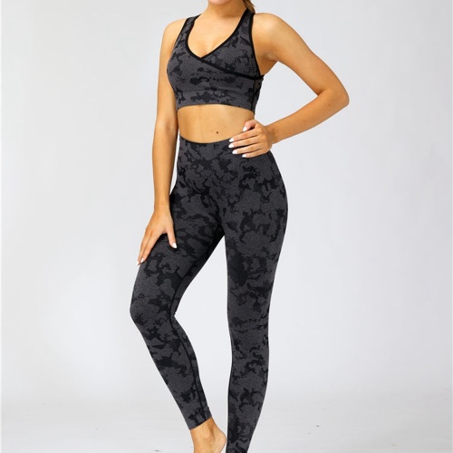 áo tập gym và quần legging